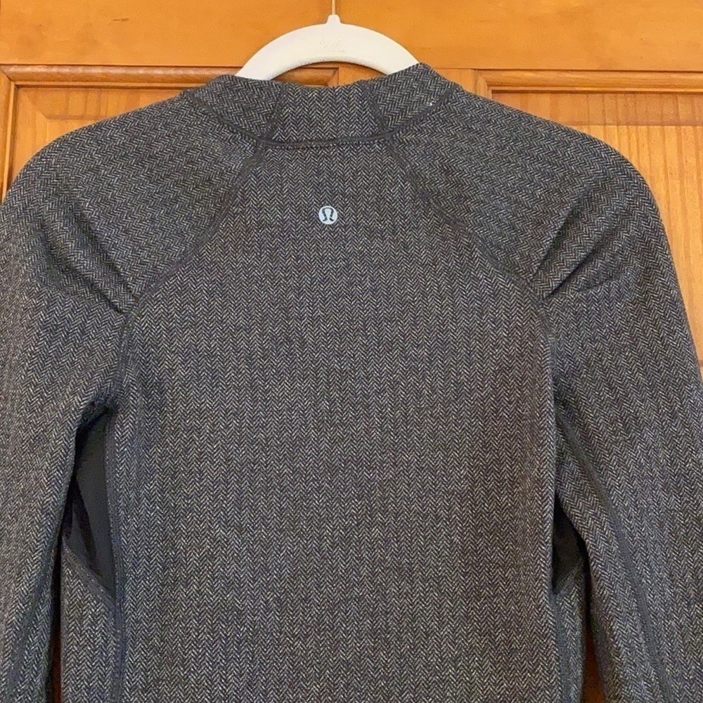 Lululemon Think Fast Long Sleeve Athletic Pullover - Picture 7 of 7